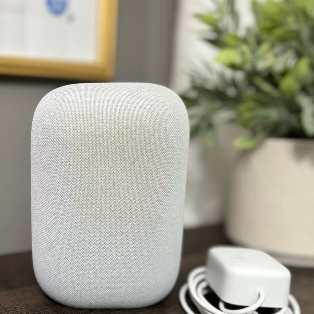 Google Smart Home Hub and Speaker Set - White